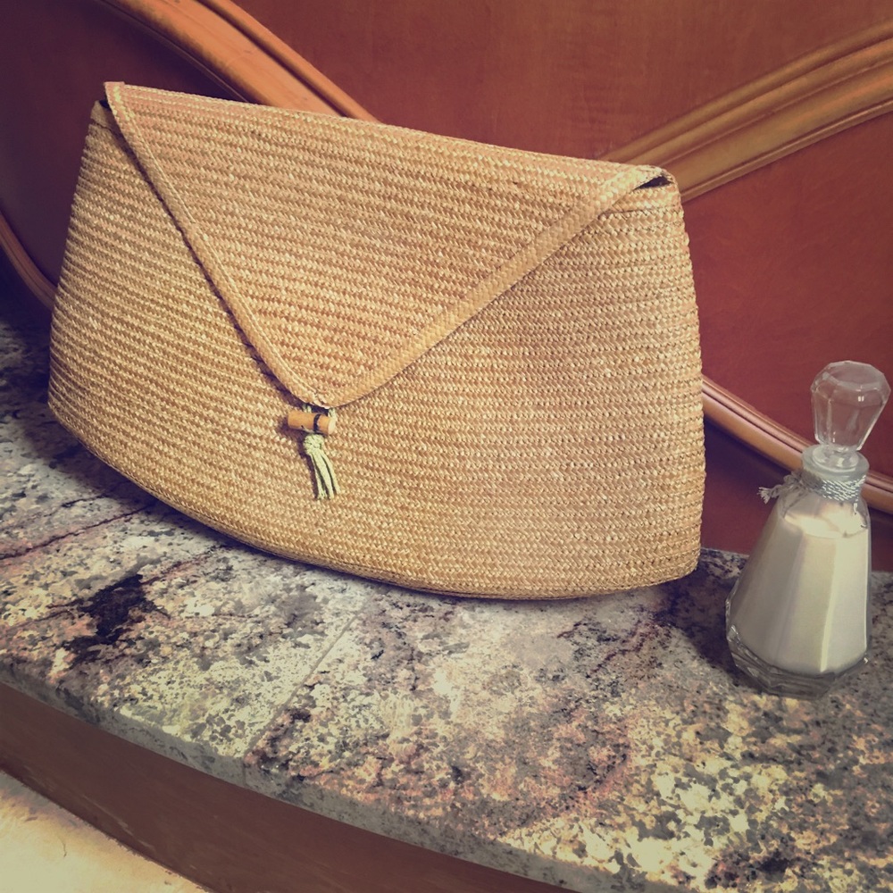 Italian straw clutch Bolon